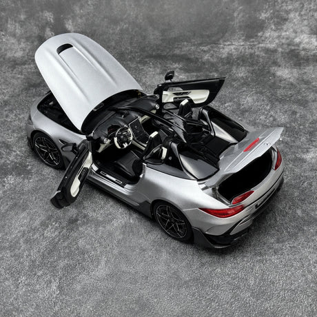 NZG Mercedes-AMG 2025 PureSpeed Mystic Silver Magno 1:18 – Modello Pressofuso da collezione