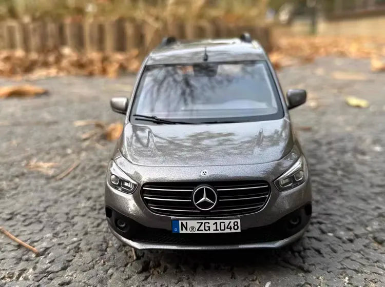 [NZG] 1:18 Mercedes-Benz 2022 T-Class grigio modellino di auto Die-Cast