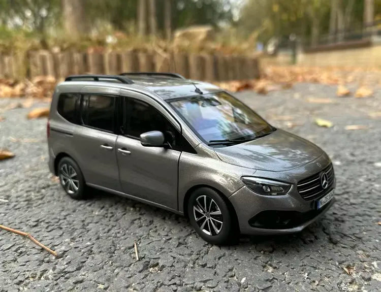 [NZG] 1:18 Mercedes-Benz 2022 T-Class grigio modellino di auto Die-Cast