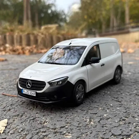 [NZG] 1:18 Mercedes-Benz 2022 T-Class wit modelauto Die-Cast