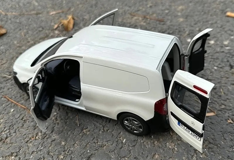 [NZG] 1:18 Mercedes-Benz 2022 T-Class blanc voiture miniature Die-Cast