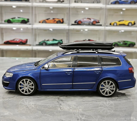 NZG Volkswagen 2009 Passat R36 Estate Biscay Blue 1:18 – Modello da collezione pressofuso