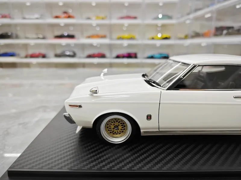 1:18 Nissan 1972 Laurel 2000SGX C130 White Die Cast Model Car