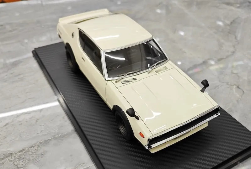 1:18 Nissan 1973 Skyline 2000 GT-R KPGC110 White Die Cast Model Car