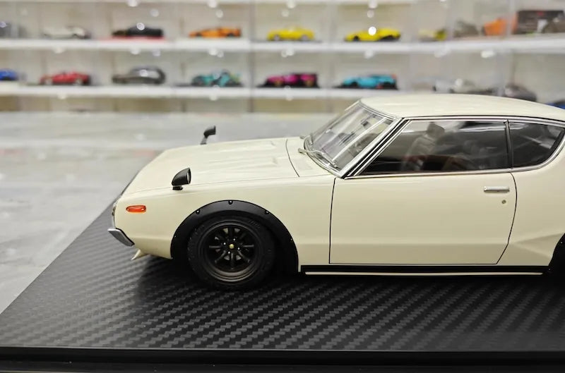 1:18 Nissan 1973 Skyline 2000 GT-R KPGC110 White Die Cast Model Car