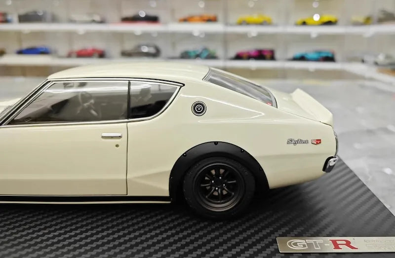 1:18 Nissan 1973 Skyline 2000 GT-R KPGC110 White Die Cast Model Car