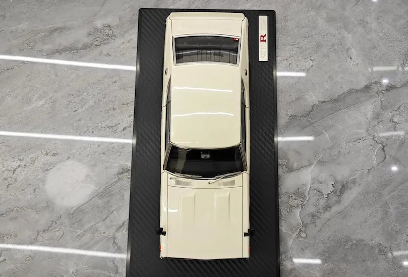 1:18 Nissan 1973 Skyline 2000 GT-R KPGC110 White Die Cast Model Car
