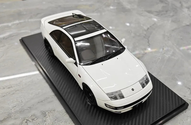 1:18 Nissan 1995 Skyline GT-R R33 White Die Cast Model Car