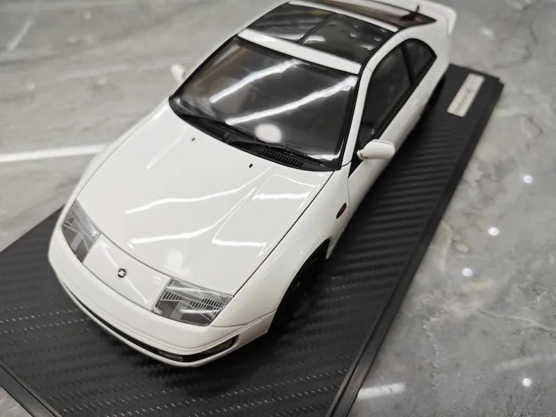 1:18 Nissan 1995 Skyline GT-R R33 White Die Cast Model Car