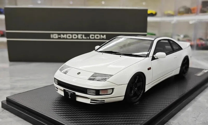 1:18 Nissan 1995 Skyline GT-R R33 White Die Cast Model Car