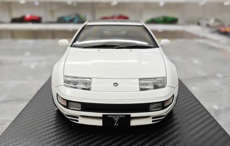1:18 Nissan 1995 Skyline GT-R R33 White Die Cast Model Car