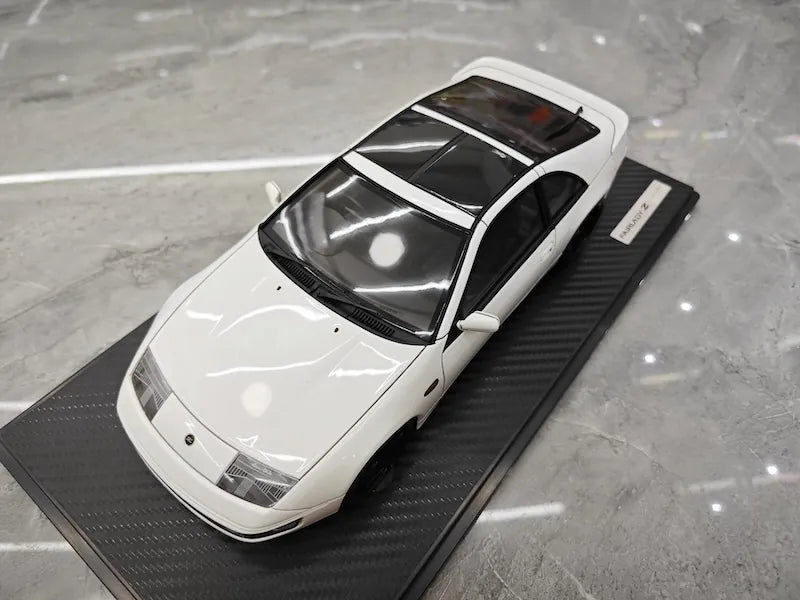 1:18 Nissan 1995 Skyline GT-R R33 White Die Cast Model Car