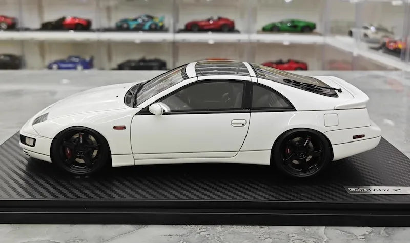 1:18 Nissan 1995 Skyline GT-R R33 White Die Cast Model Car