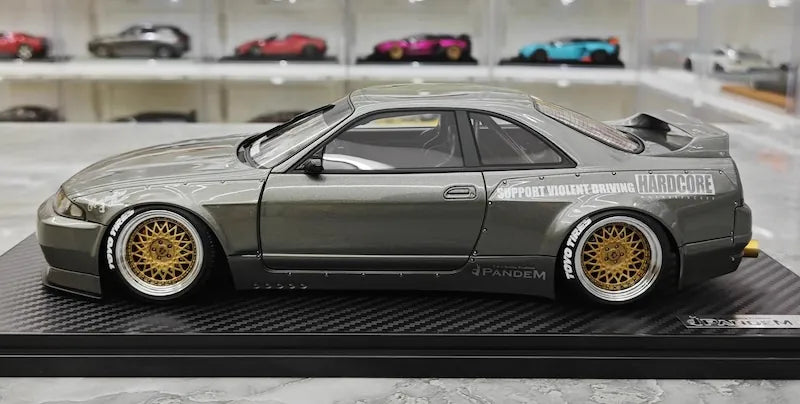 1:18 Nissan 1995 Skyline GT-R R33 Gray Die Cast Model Car
