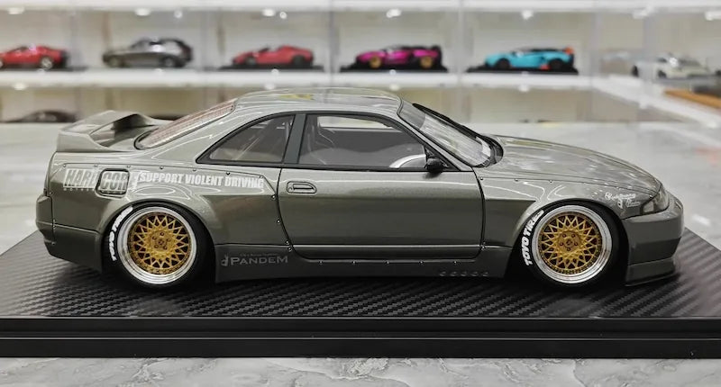 1:18 Nissan 1995 Skyline GT-R R33 Gray Die Cast Model Car