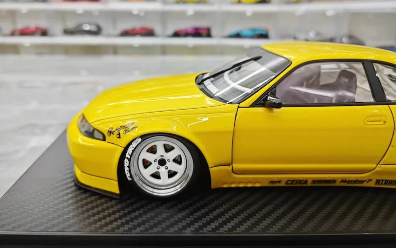 1:18 Nissan 1995 Skyline GT-R R33 Yellow Die Cast Model Car