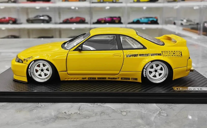 1:18 Nissan 1995 Skyline GT-R R33 Yellow Die Cast Model Car