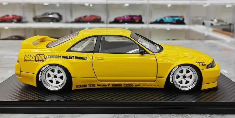 1:18 Nissan 1995 Skyline GT-R R33 Yellow Die Cast Model Car