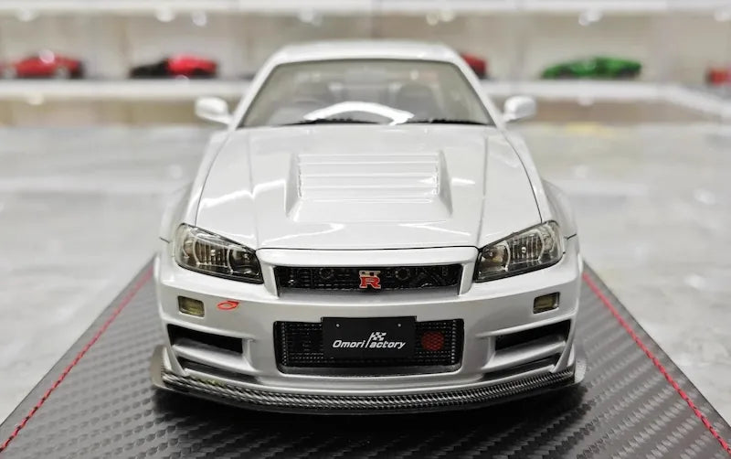 1:18 Nissan 1999 Skyline GT-R BNR34 Silver Die Cast Model Car
