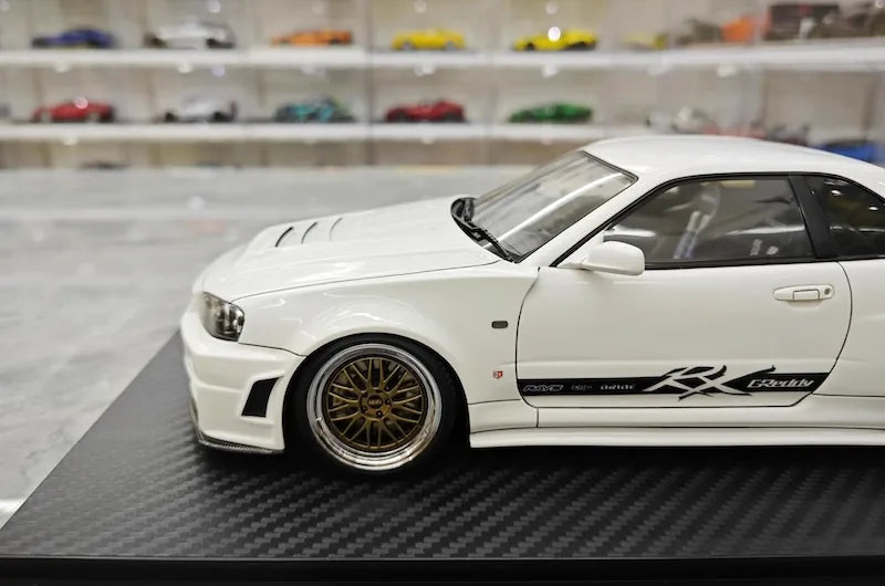 1:18 Nissan 1999 Skyline GT-R BNR34 White Die Cast Model Car