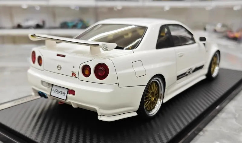 1:18 Nissan 1999 Skyline GT-R BNR34 White Die Cast Model Car