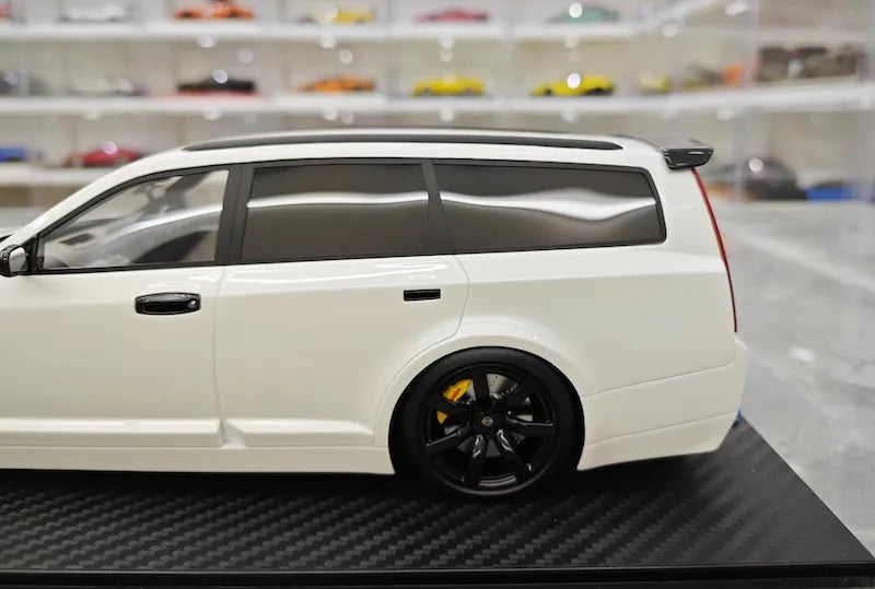 1:18 Nissan 2022 Stagea R35 Wagon Die Cast Model Car
