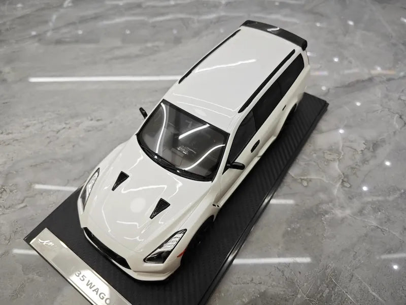 1:18 Nissan 2022 Stagea R35 Wagon Die Cast Model Car