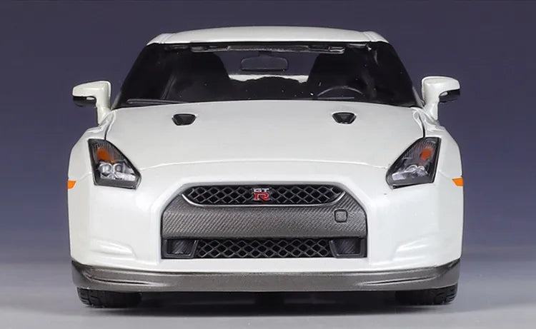 1:18 Nissan 2009 GTR R35 Die Cast Model Car
