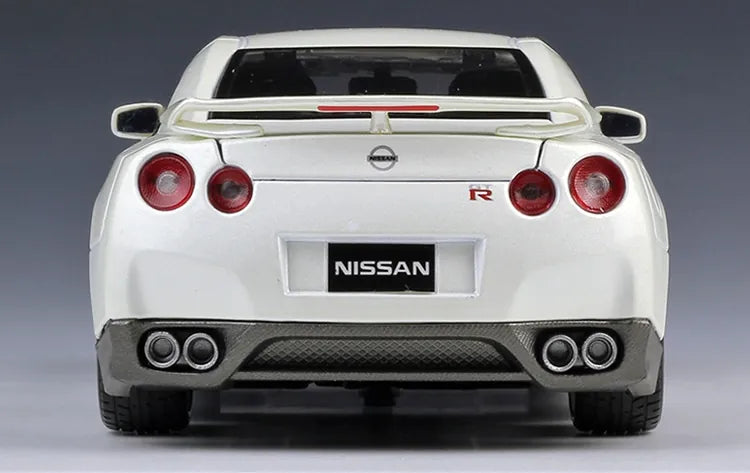 1:18 Nissan 2009 GTR R35 Die Cast Model Car