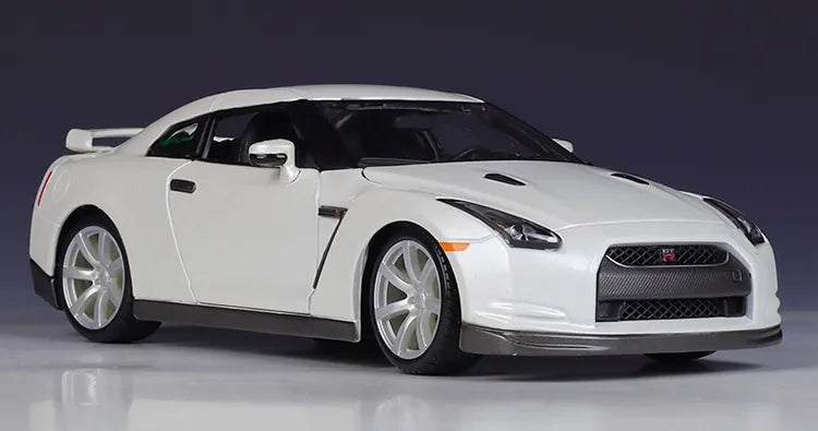 1:18 Nissan 2009 GTR R35 Die Cast Model Car