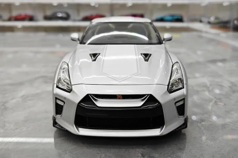 1:18 Nissan 2019 GT-R R35 50th Anniversary Silver Die Cast Model Car