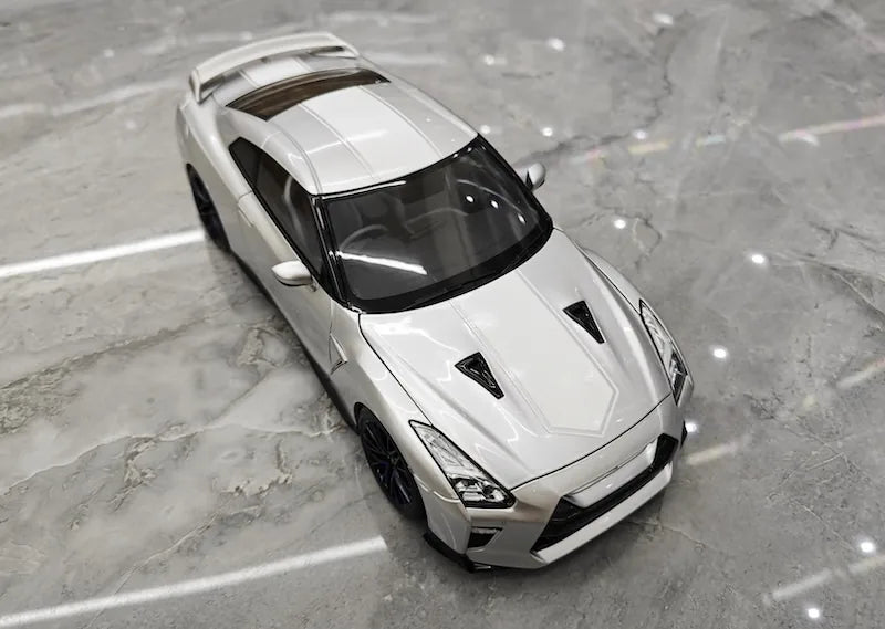 1:18 Nissan 2019 GT-R R35 50th Anniversary Silver Die Cast Model Car