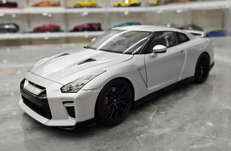 1:18 Nissan 2019 GT-R R35 50th Anniversary Silver Die Cast Model Car