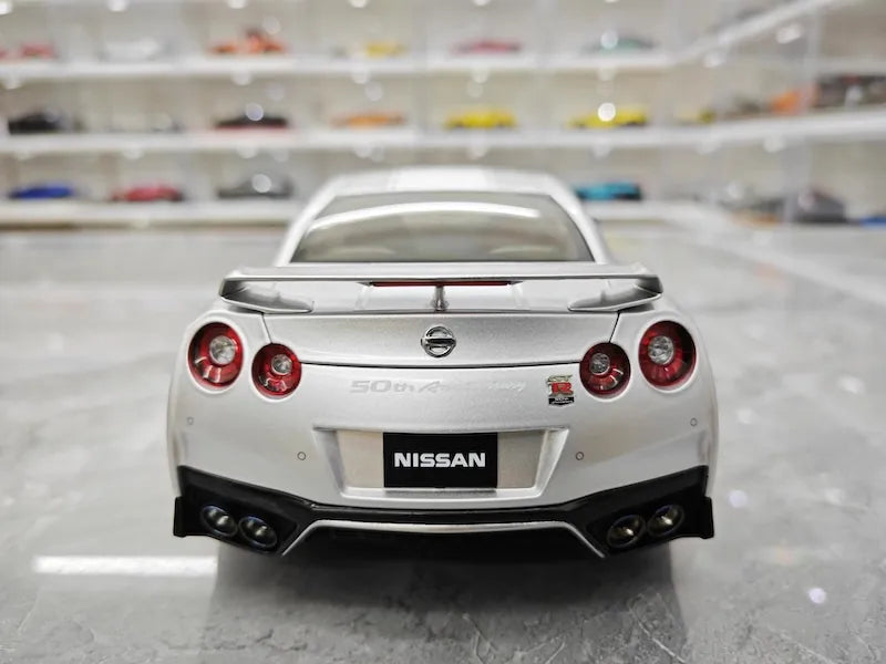 1:18 Nissan 2019 GT-R R35 50th Anniversary Silver Die Cast Model Car