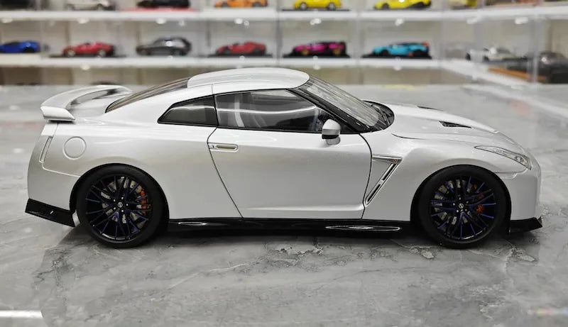 1:18 Nissan 2019 GT-R R35 50th Anniversary Silver Die Cast Model Car