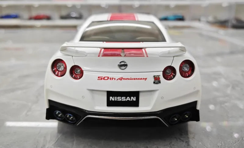 1:18 Nissan 2019 GT-R R35 50th Anniversary White Die Cast Model Car