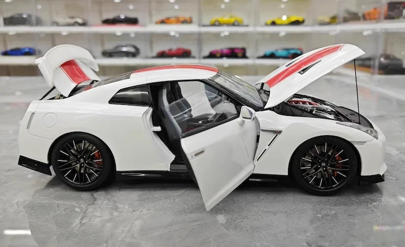 1:18 Nissan 2019 GT-R R35 50th Anniversary White Die Cast Model Car