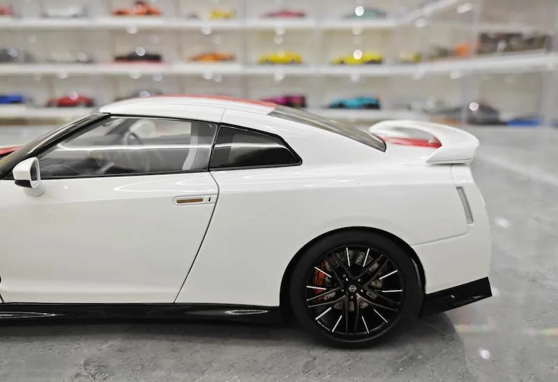 1:18 Nissan 2019 GT-R R35 50th Anniversary White Die Cast Model Car