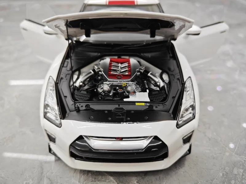 1:18 Nissan 2019 GT-R R35 50th Anniversary White Die Cast Model Car