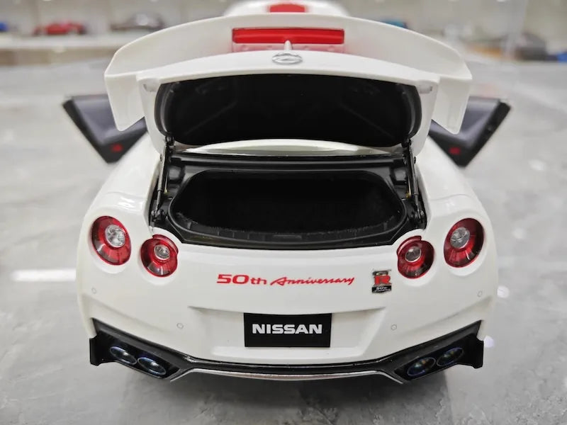 1:18 Nissan 2019 GT-R R35 50th Anniversary White Die Cast Model Car