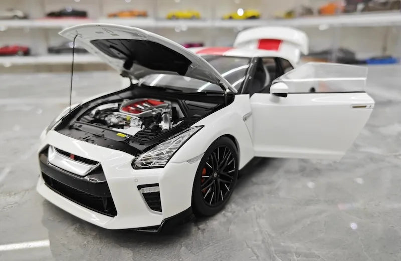 1:18 Nissan 2019 GT-R R35 50th Anniversary White Die Cast Model Car