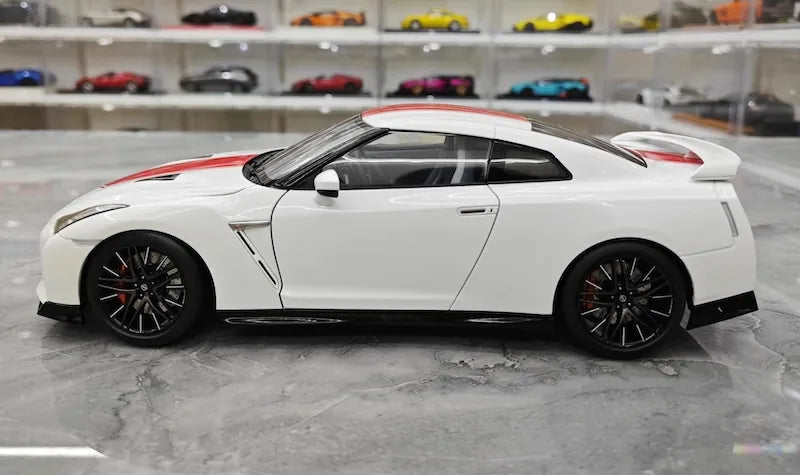 1:18 Nissan 2019 GT-R R35 50th Anniversary White Die Cast Model Car