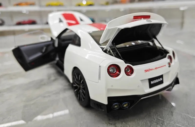 1:18 Nissan 2019 GT-R R35 50th Anniversary White Die Cast Model Car