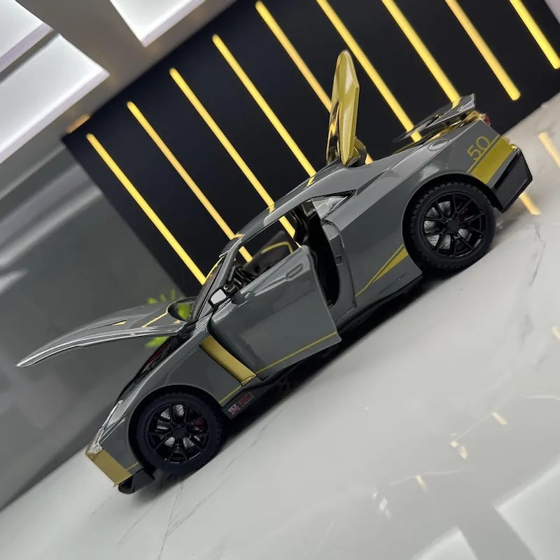 1:24 Nissan 2021 GTR50 Die Cast Model Car