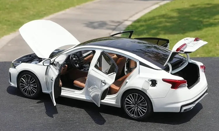 1:18 Nissan 2022 Altima Die Cast Model Car