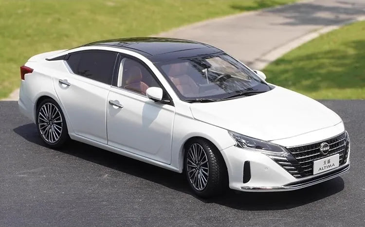 1:18 Nissan 2022 Altima Die Cast Model Car