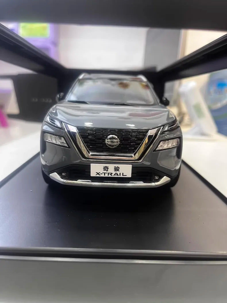 1:18 Nissan 2024 X-Trail Die Cast Model Car