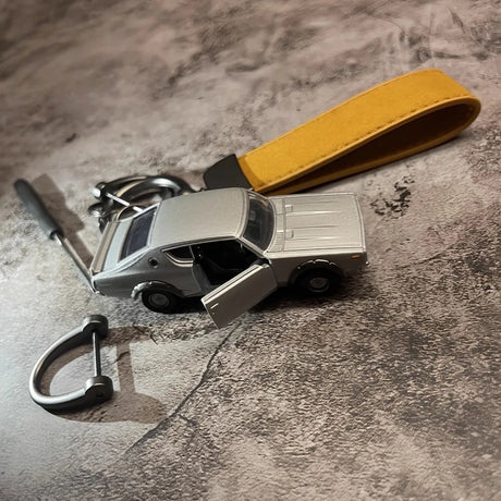 Nissan Skyline 2000 GT-R Keychains 1:64 Model Car Keychain