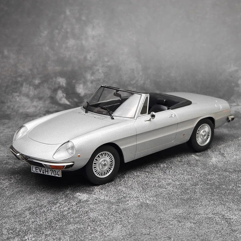 [Norev] 1:18 Alfa Romeo 1966 Spider Duetto シルバー モデルカー レジン