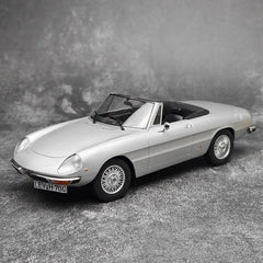 [Norev] 1:18 Alfa Romeo 1966 Spider Duetto シルバー モデルカー レジン